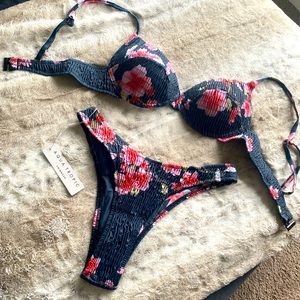 Brand new, never worn Aqua Tropic bikini 👙